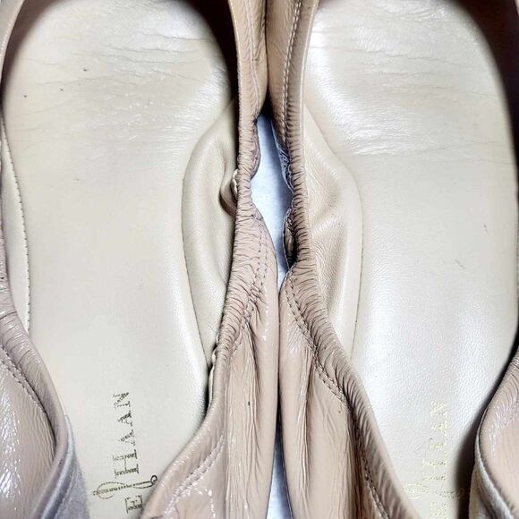 COLE HAAN flat ballet Cream Size 8 shoes lightly used. - Picture 3 of 10